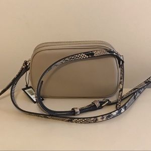 Banana Republic purse! NWT!😍✨